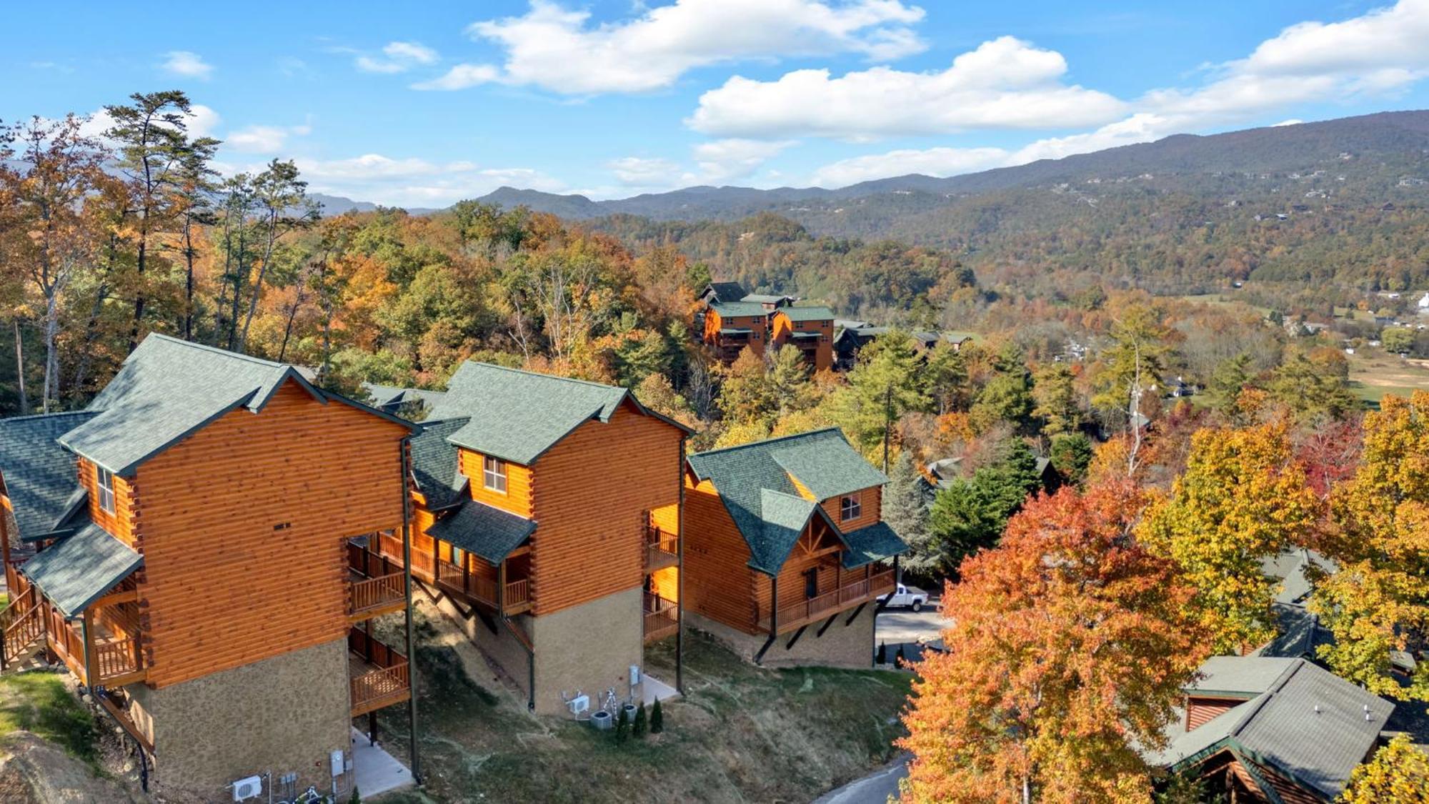 New Luxury Cabin With Indoor Pool, Hot Tub, & Theater Βίλα Pigeon Forge Εξωτερικό φωτογραφία