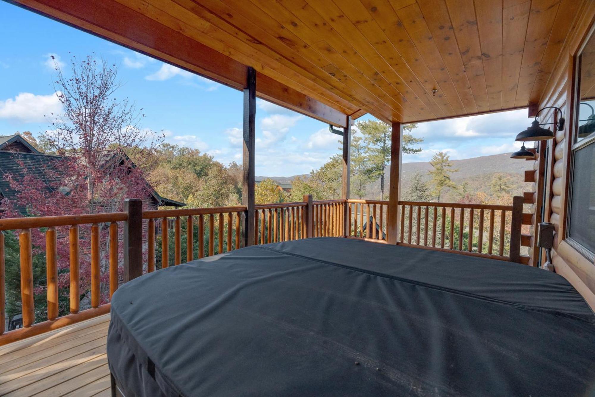 New Luxury Cabin With Indoor Pool, Hot Tub, & Theater Βίλα Pigeon Forge Εξωτερικό φωτογραφία