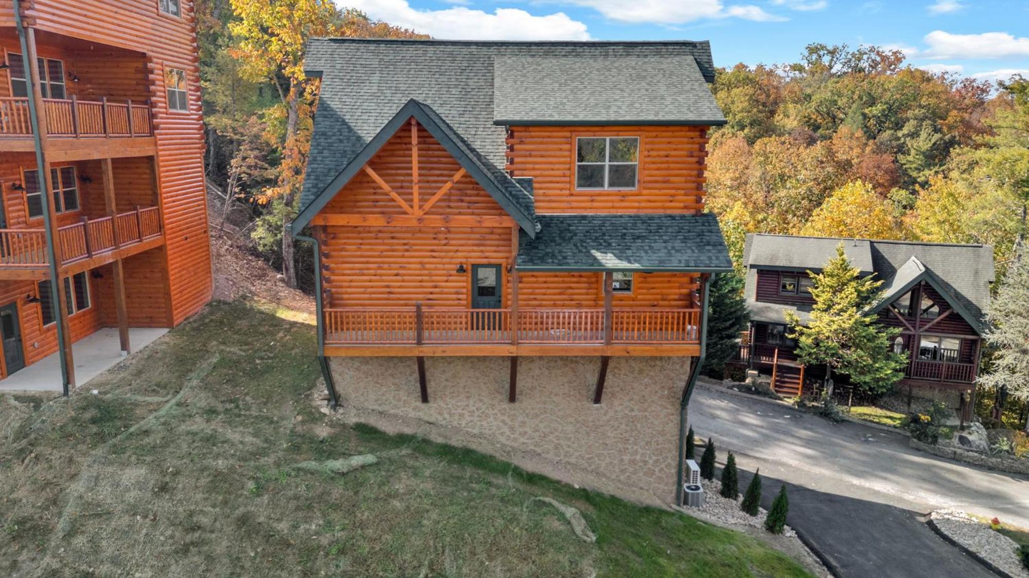 New Luxury Cabin With Indoor Pool, Hot Tub, & Theater Βίλα Pigeon Forge Εξωτερικό φωτογραφία