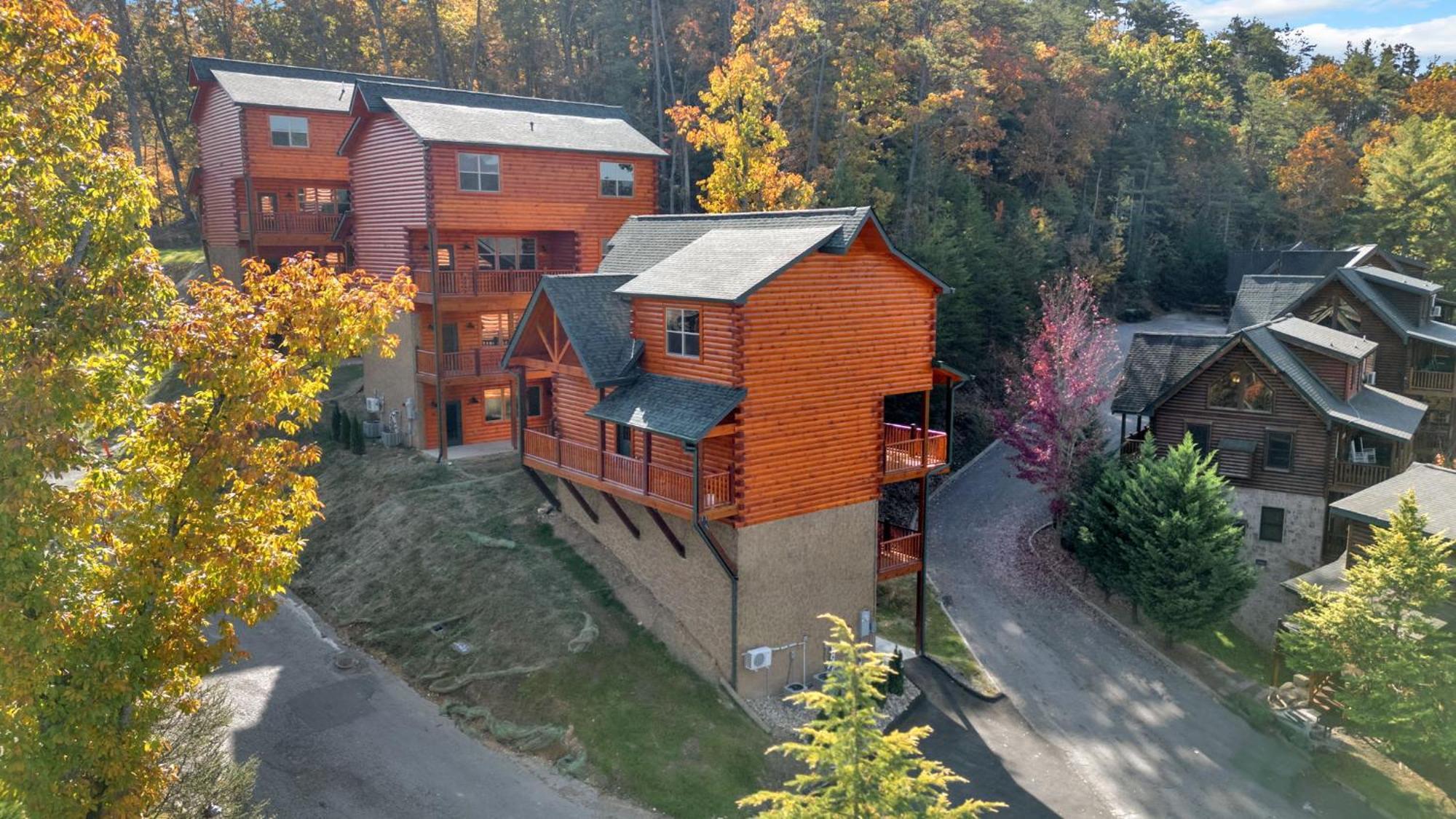 New Luxury Cabin With Indoor Pool, Hot Tub, & Theater Βίλα Pigeon Forge Εξωτερικό φωτογραφία