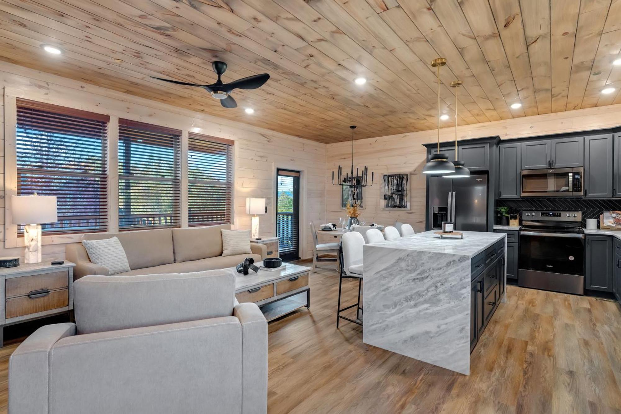 New Luxury Cabin With Indoor Pool, Hot Tub, & Theater Βίλα Pigeon Forge Εξωτερικό φωτογραφία